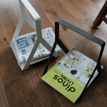 【新聞の収納ラック】オシャレにストッカーしたい。持ち運びがラク!