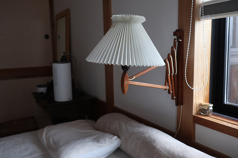 石田ゆり子さんのインスタでみた寝室にある北欧の蛇腹照明が素敵